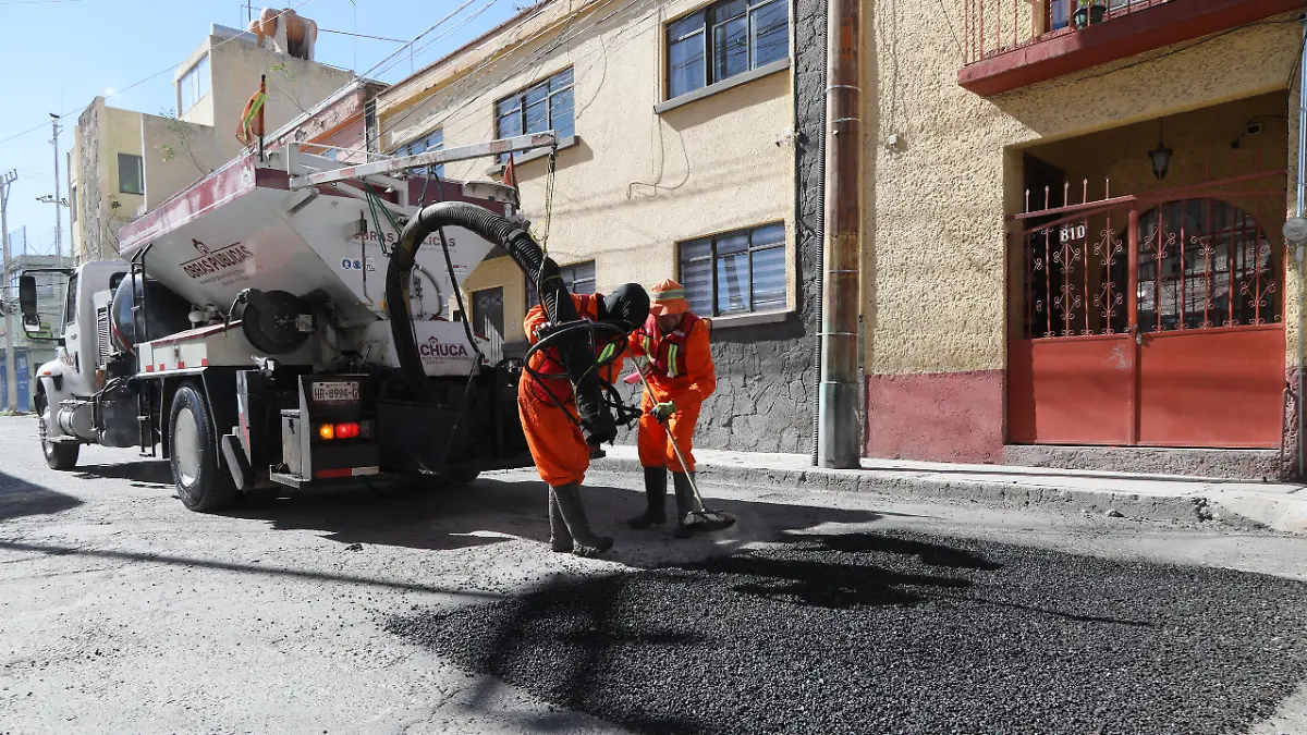 Pachuca: Avanza programa de bacheo