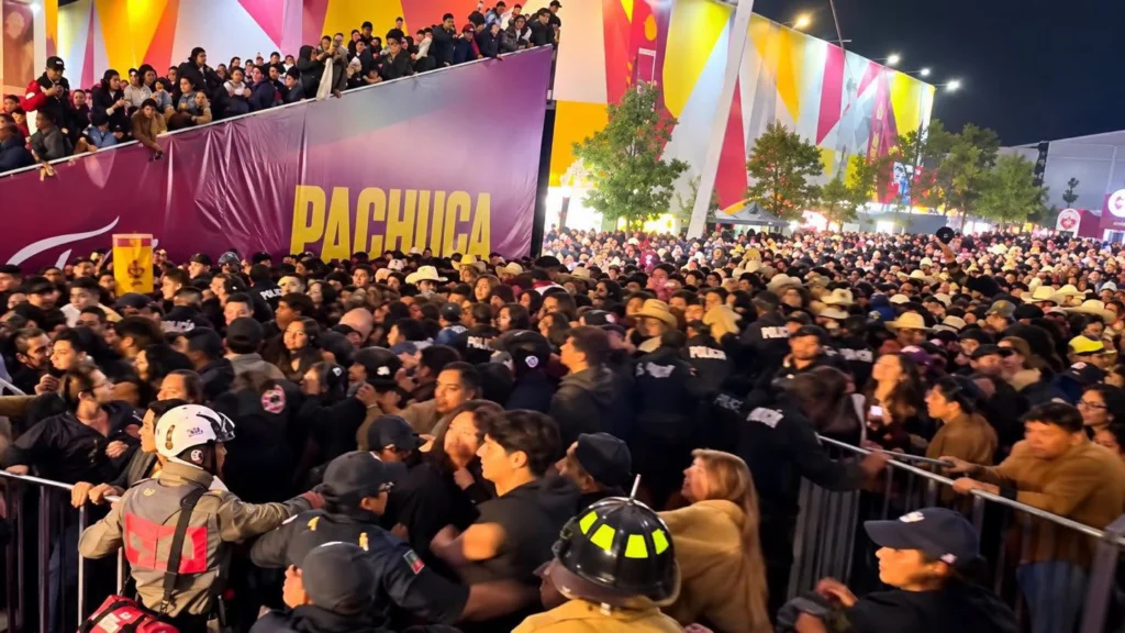 Portazo en el Teatro del Pueblo durante concierto de Calibre 50